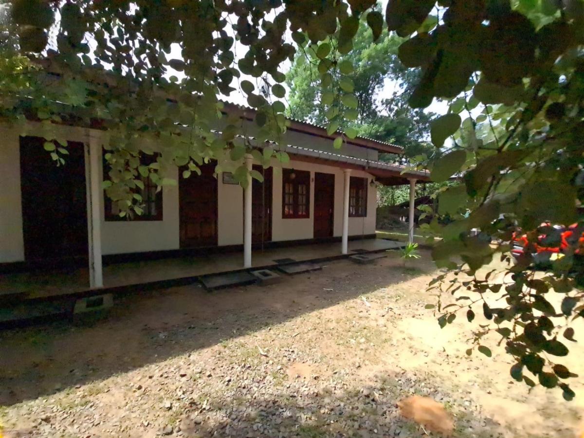 Katagamuwa Rest Hotel กตรคาม ภายนอก รูปภาพ