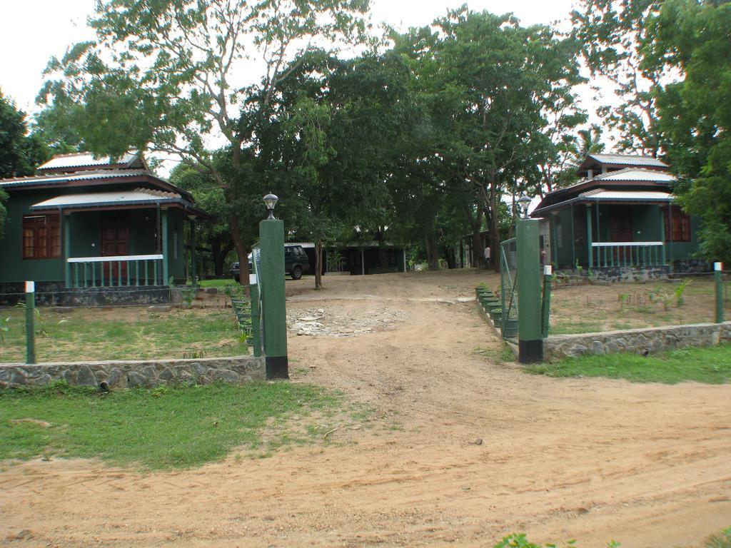 Katagamuwa Rest Hotel กตรคาม ภายนอก รูปภาพ